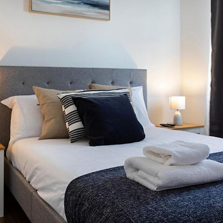 Modern 1-Bedroom Apartment, Beach 5-Min Walk, Free Parking 韦茅斯 外观 照片